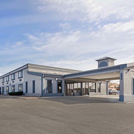 Quality Inn & Suites Bloomington University Area Exterior photo