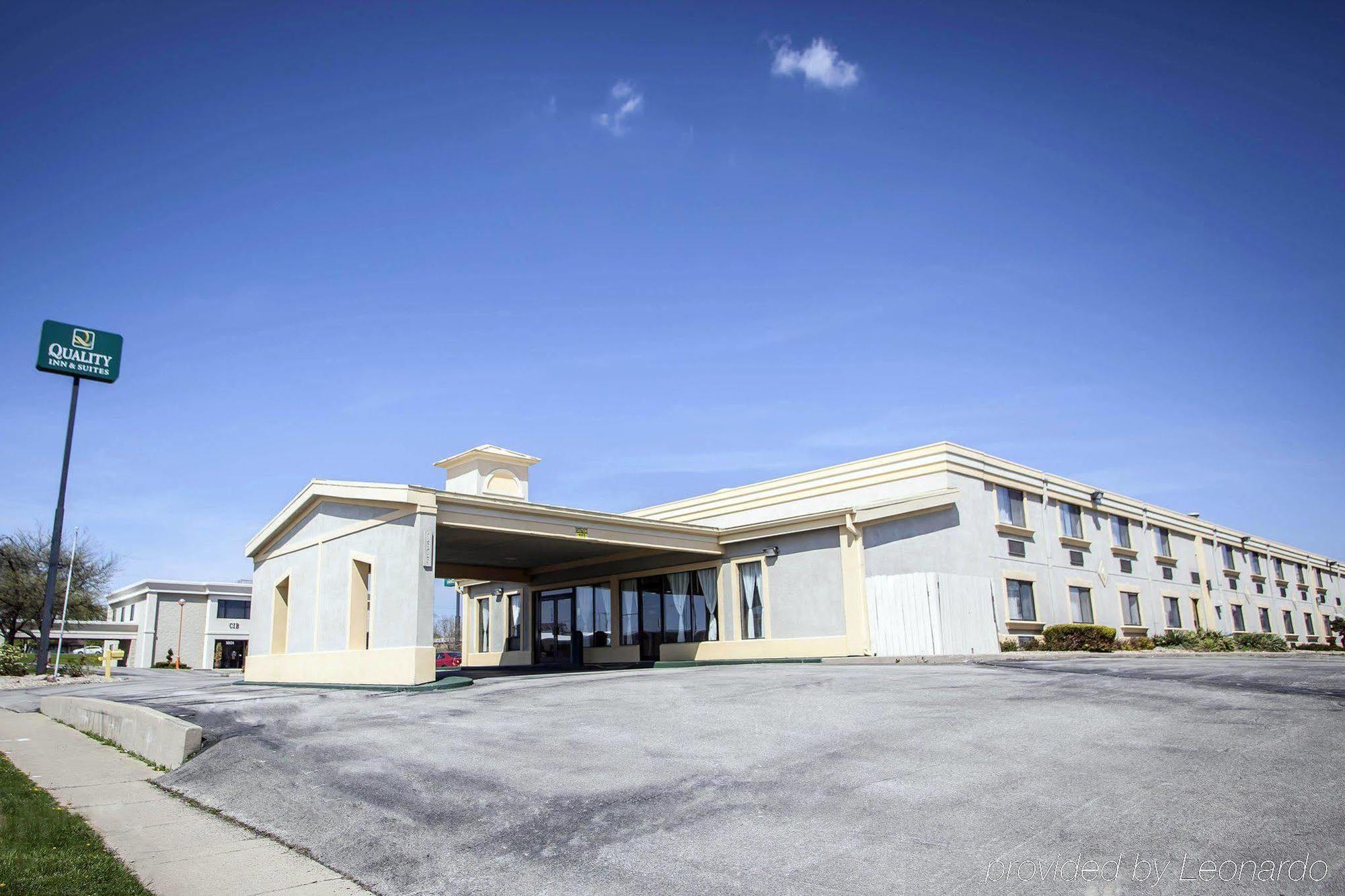 Quality Inn & Suites Bloomington University Area Exterior photo